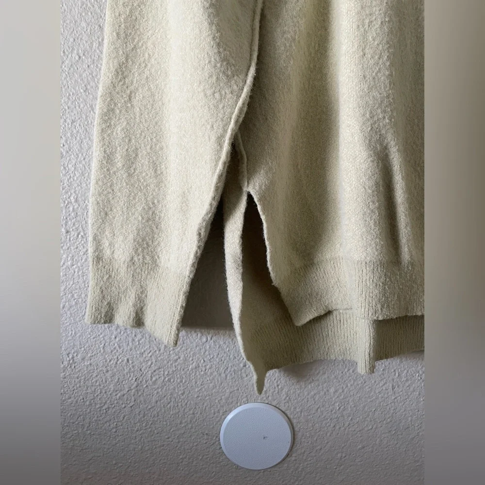 Free People Oversized Sweater Women’s S Marzipan Ivory V Neck Pullover Boho Soft - Picture 9 of 14